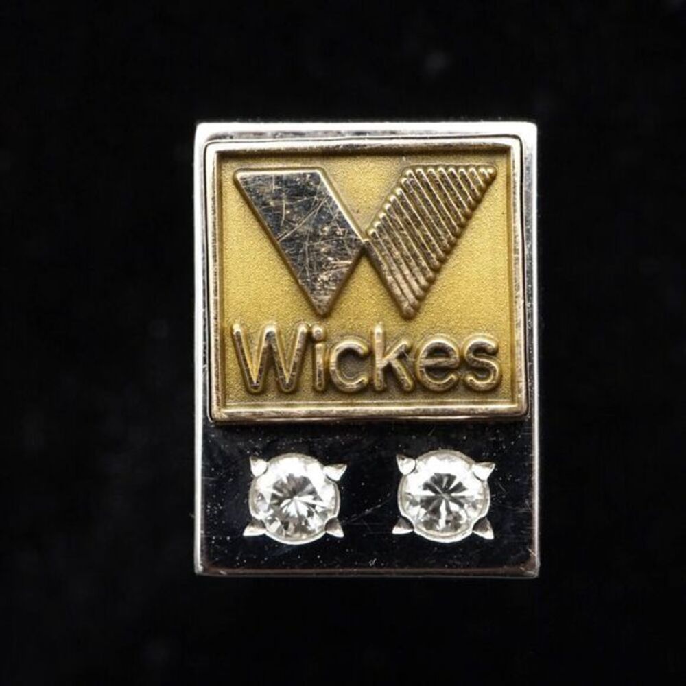 O.C. Tanner 10k Gold + Diamond Wickes Pin 3 grams Vintage EMB cTo